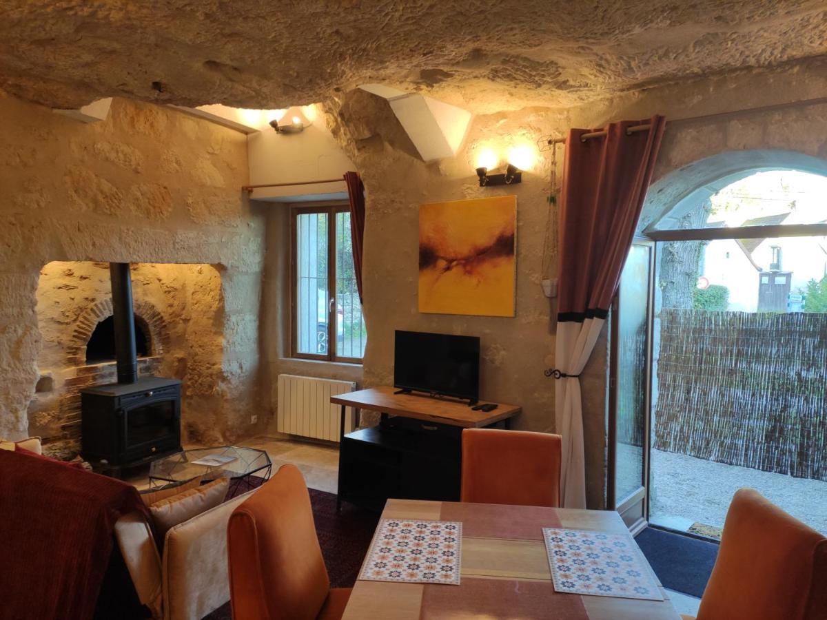 Gite De La Rochere Noizay Exterior photo
